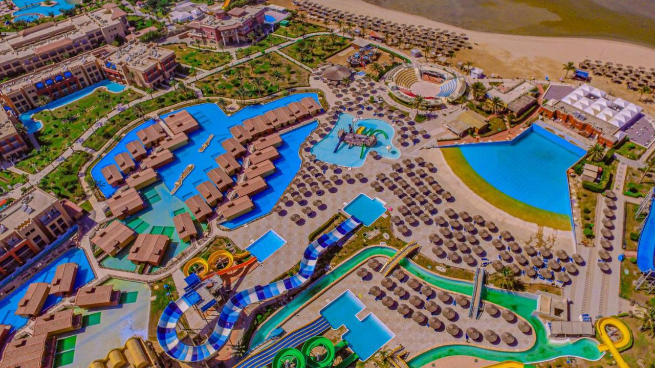 Titanic Palace Families And Couples Only Hurgada Dış mekan fotoğraf Aerial view of the resort