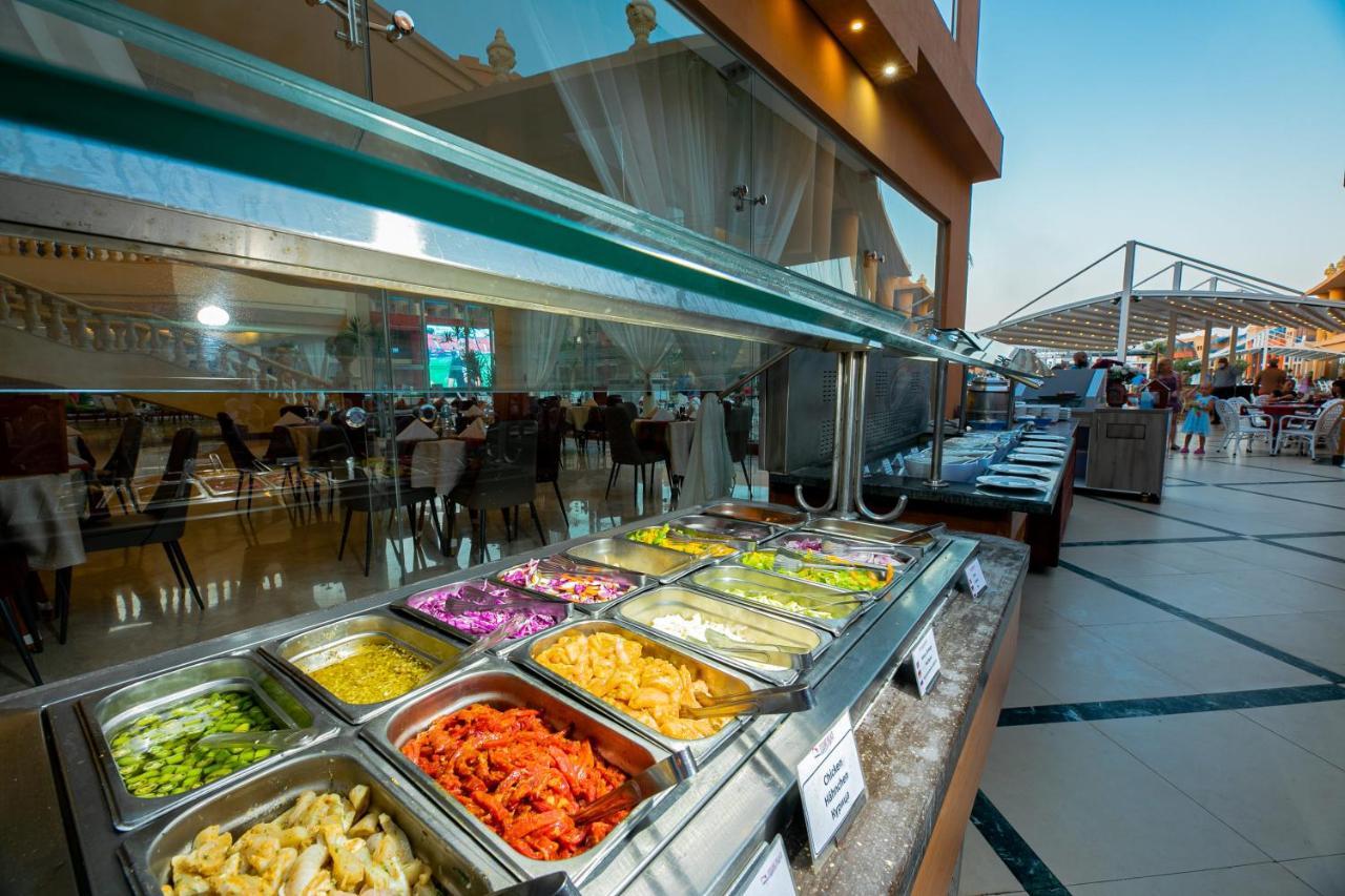Titanic Palace Families And Couples Only Hurgada Dış mekan fotoğraf A salad bar