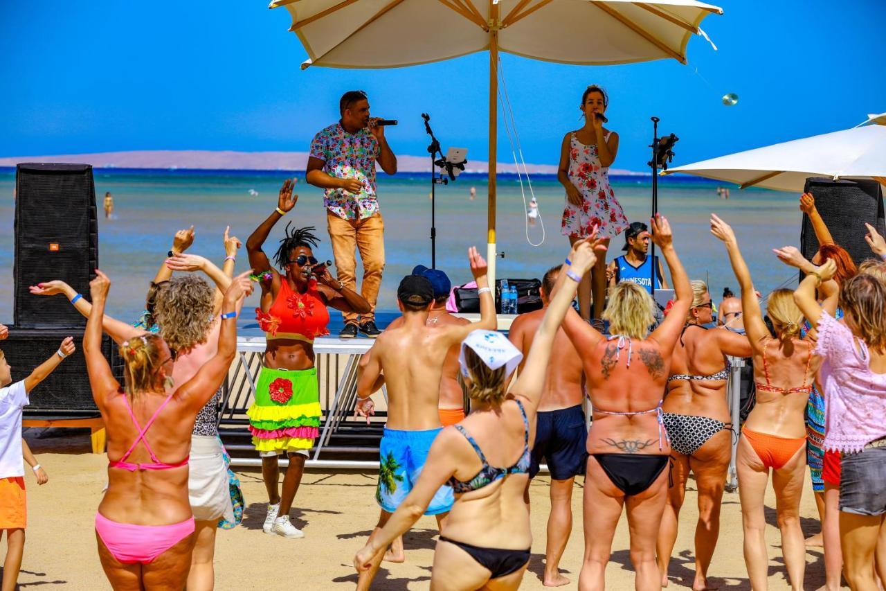 Titanic Palace Families And Couples Only Hurgada Dış mekan fotoğraf Beach party in Hurghada