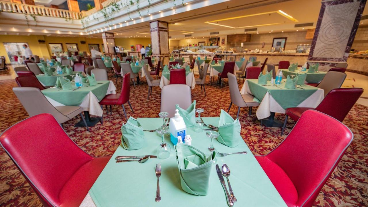 Titanic Palace Families And Couples Only Hurgada Dış mekan fotoğraf The restaurant