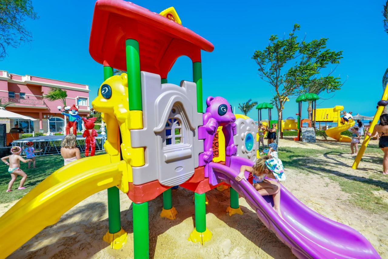 Titanic Palace Families And Couples Only Hurgada Dış mekan fotoğraf Playground at Legoland Japan
